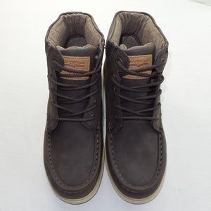 Levi's Boys Boots 4 Brown Blacksmith WX Cushioned Non-Skid Lace Up Brand New